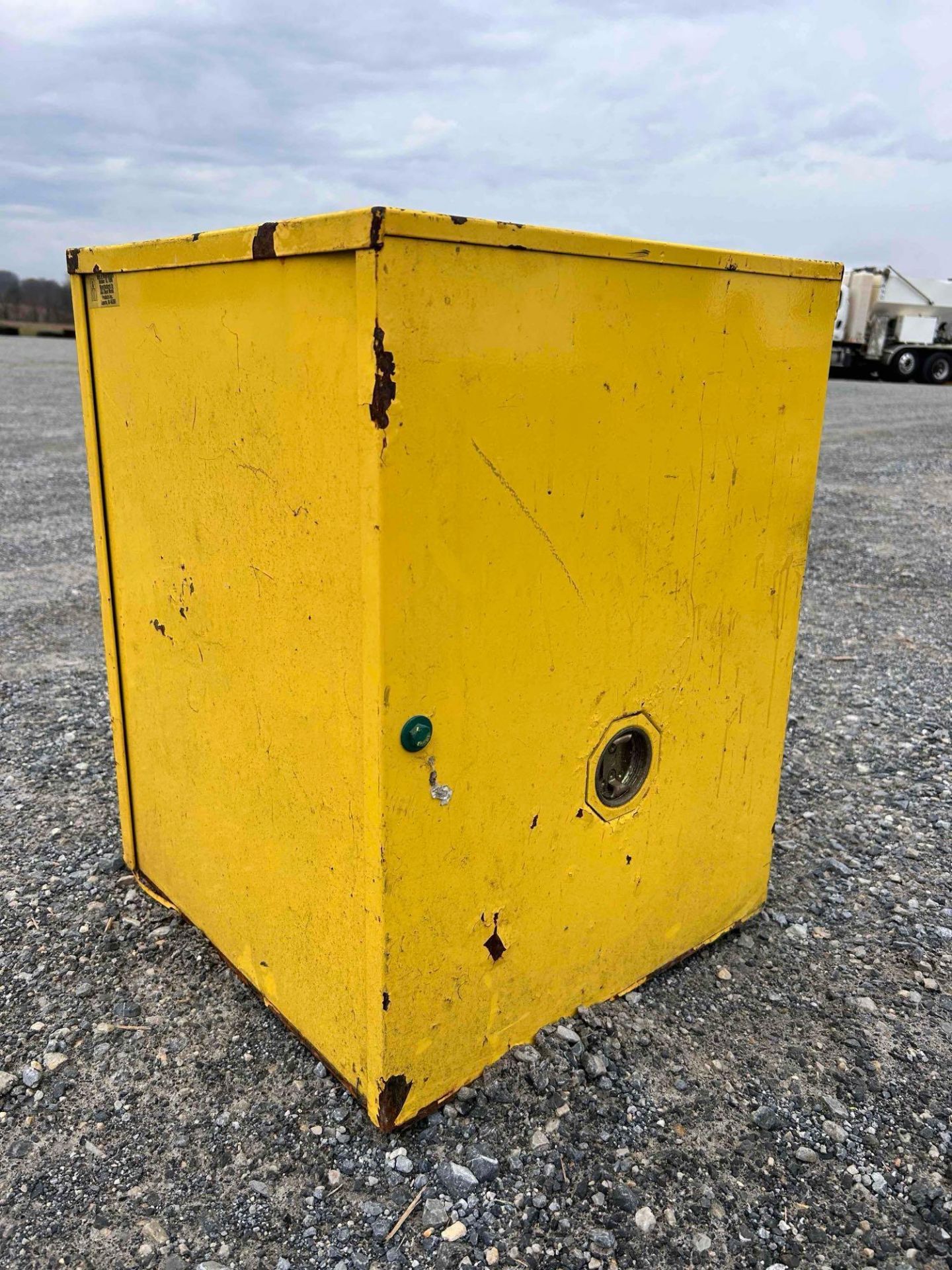 JUSTRITE Flammable Liquid Storage Cabinet - Image 4 of 5