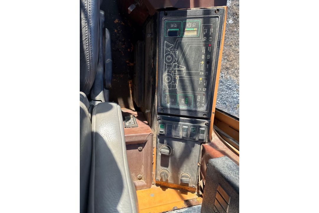 Case 821B - Image 31 of 33