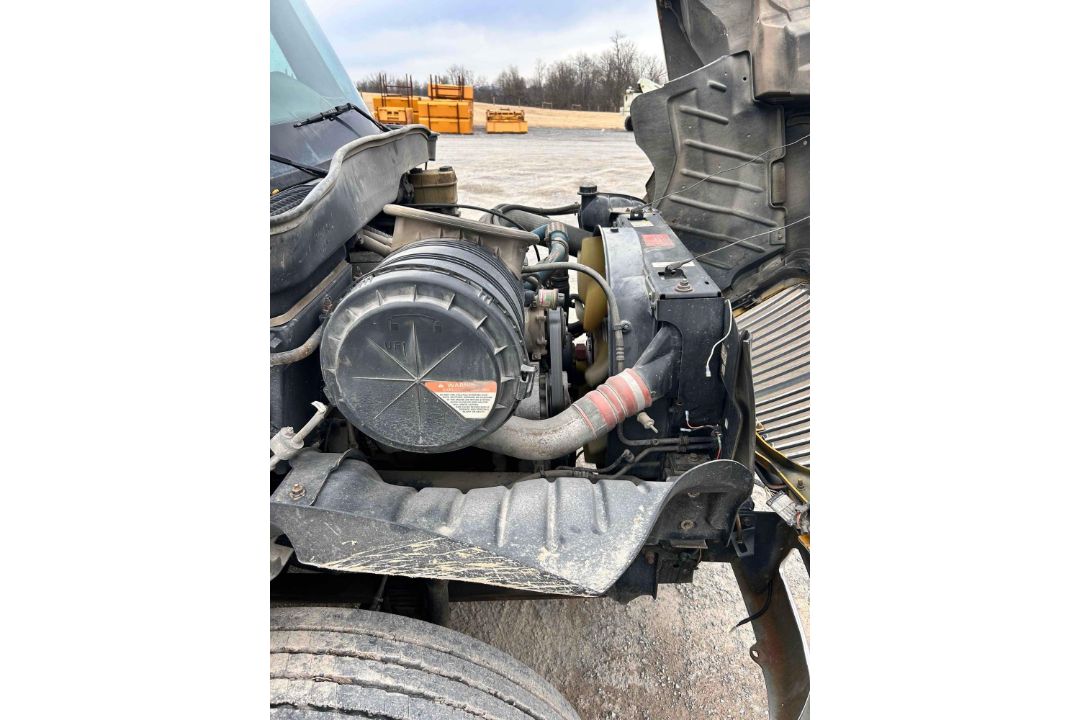 2005 International 4300 Service Truck - Image 23 of 33