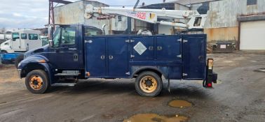 International Durastar Service/Crane Truck
