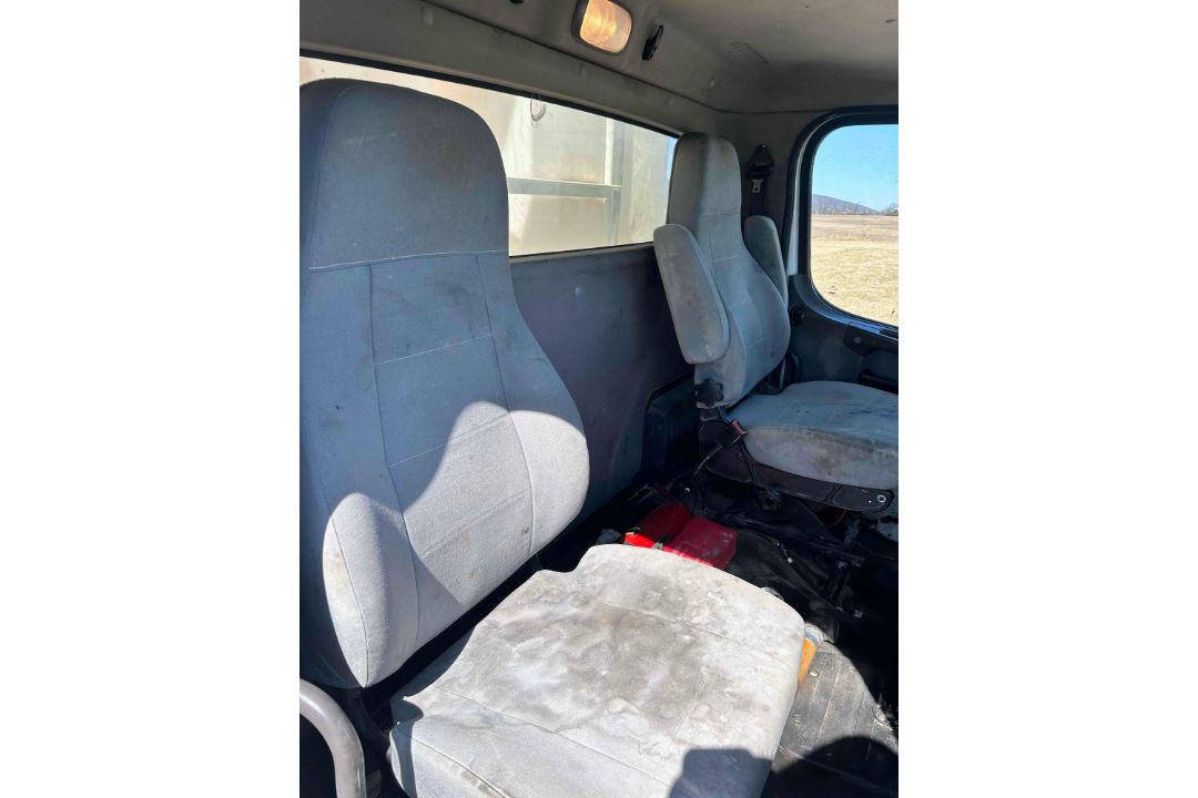 2018 FreightLiner 108SD All in one Cement Truck - Image 45 of 50