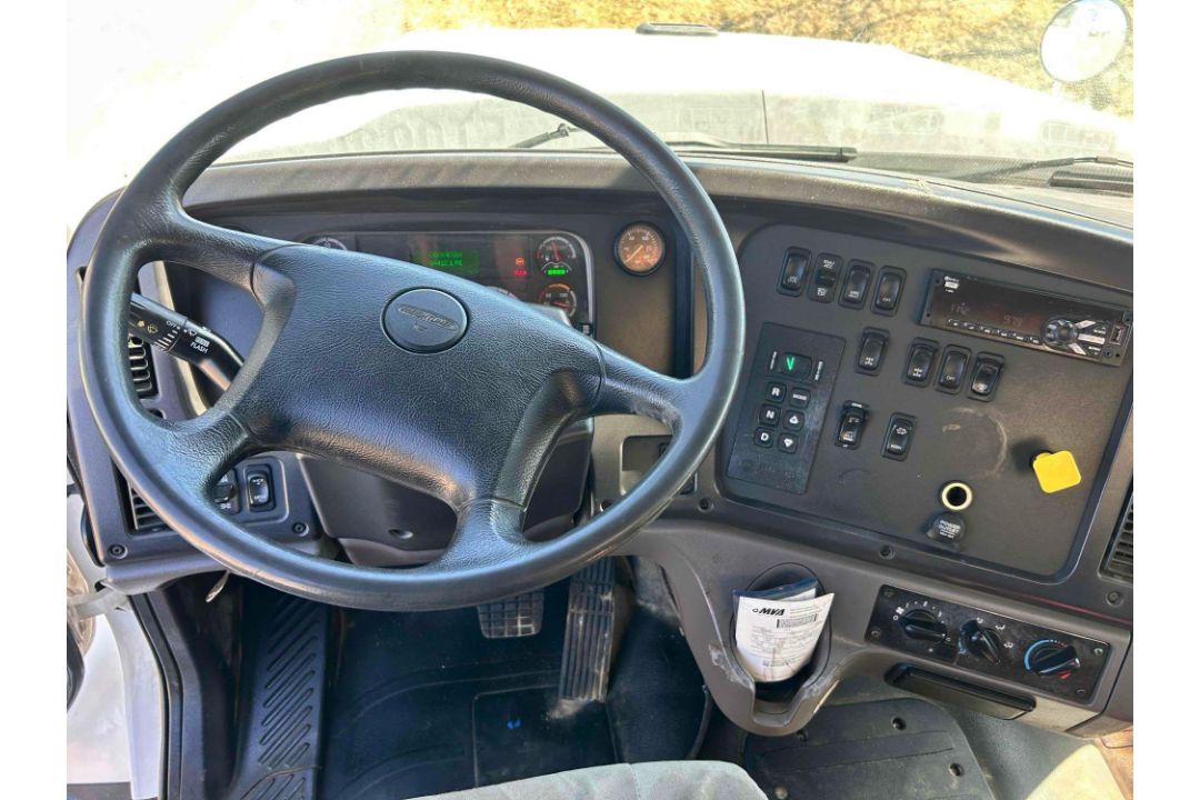 2018 FreightLiner 108SD All in one Cement Truck - Image 44 of 50