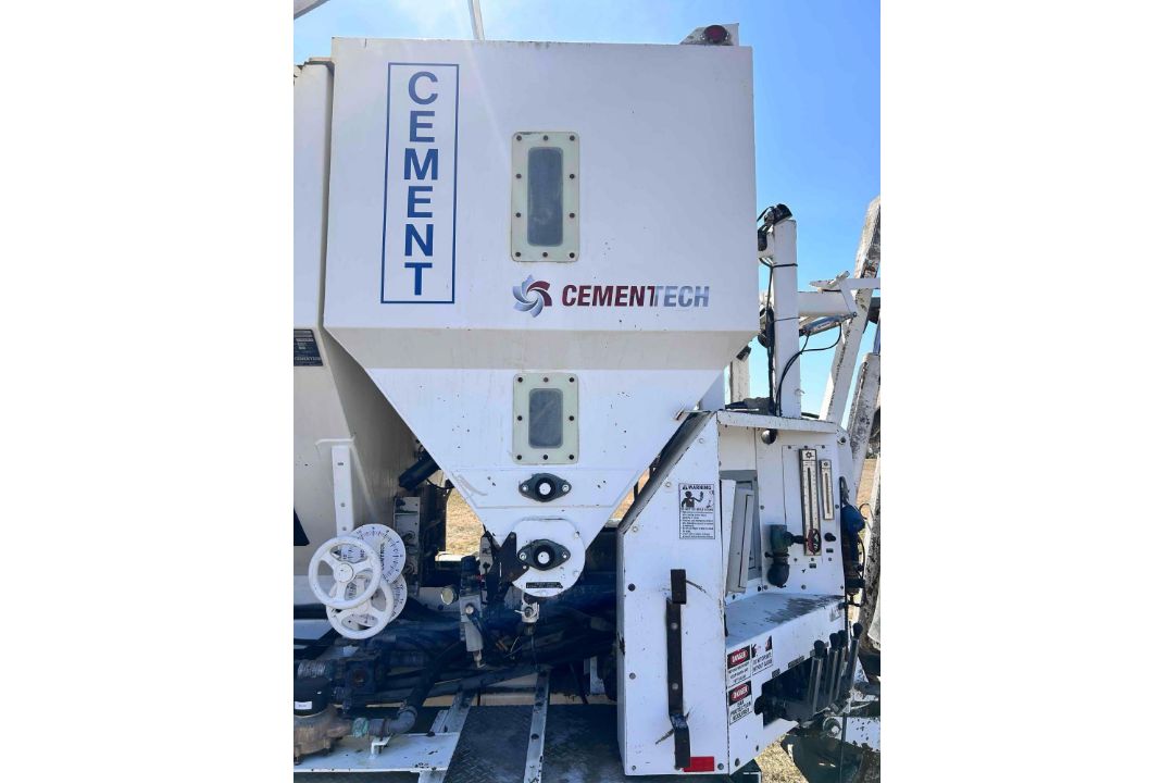 2018 FreightLiner 108SD All in one Cement Truck - Image 11 of 50
