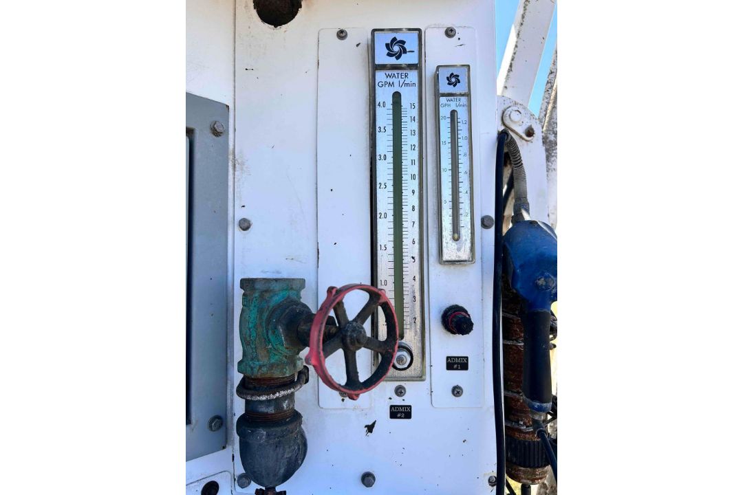 2018 FreightLiner 108SD All in one Cement Truck - Image 17 of 50