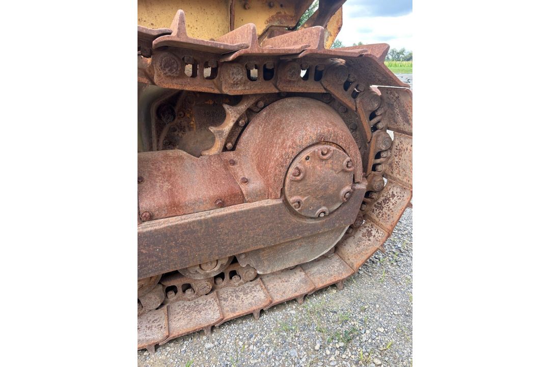CAT D6C Dozer - Image 9 of 17