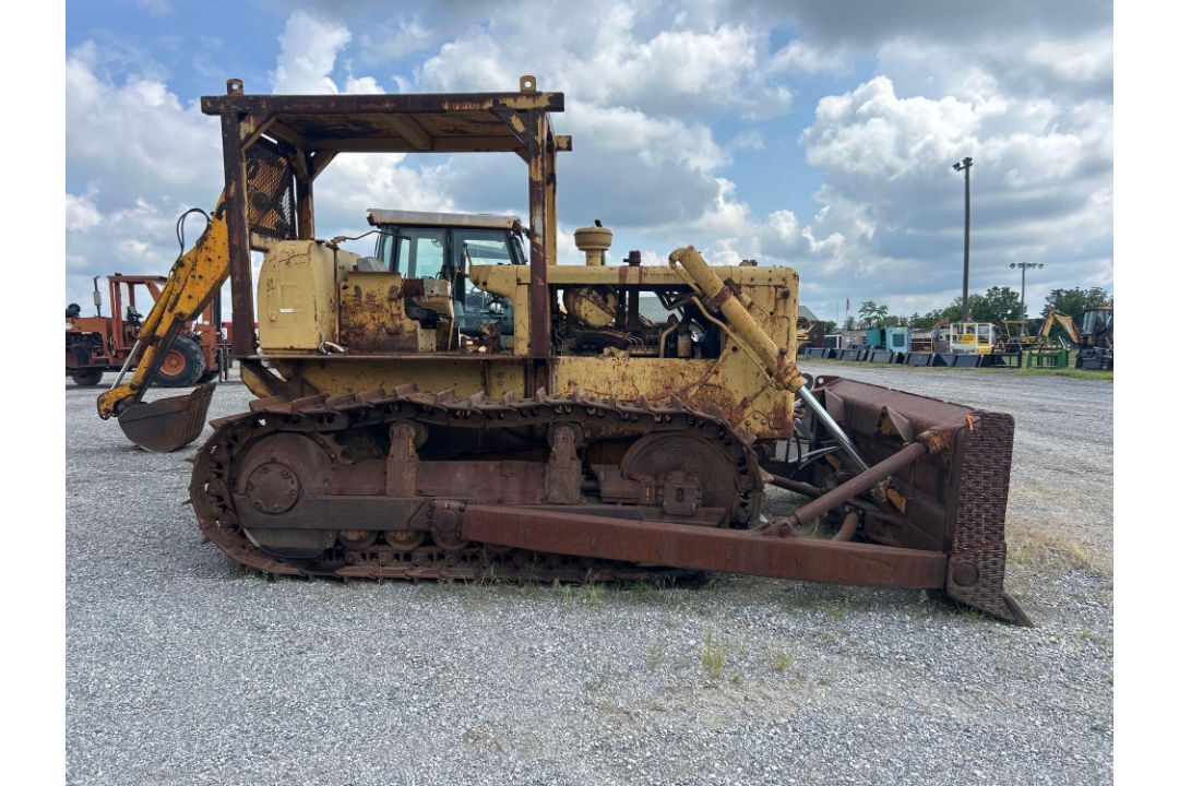 CAT D6C Dozer - Image 4 of 17