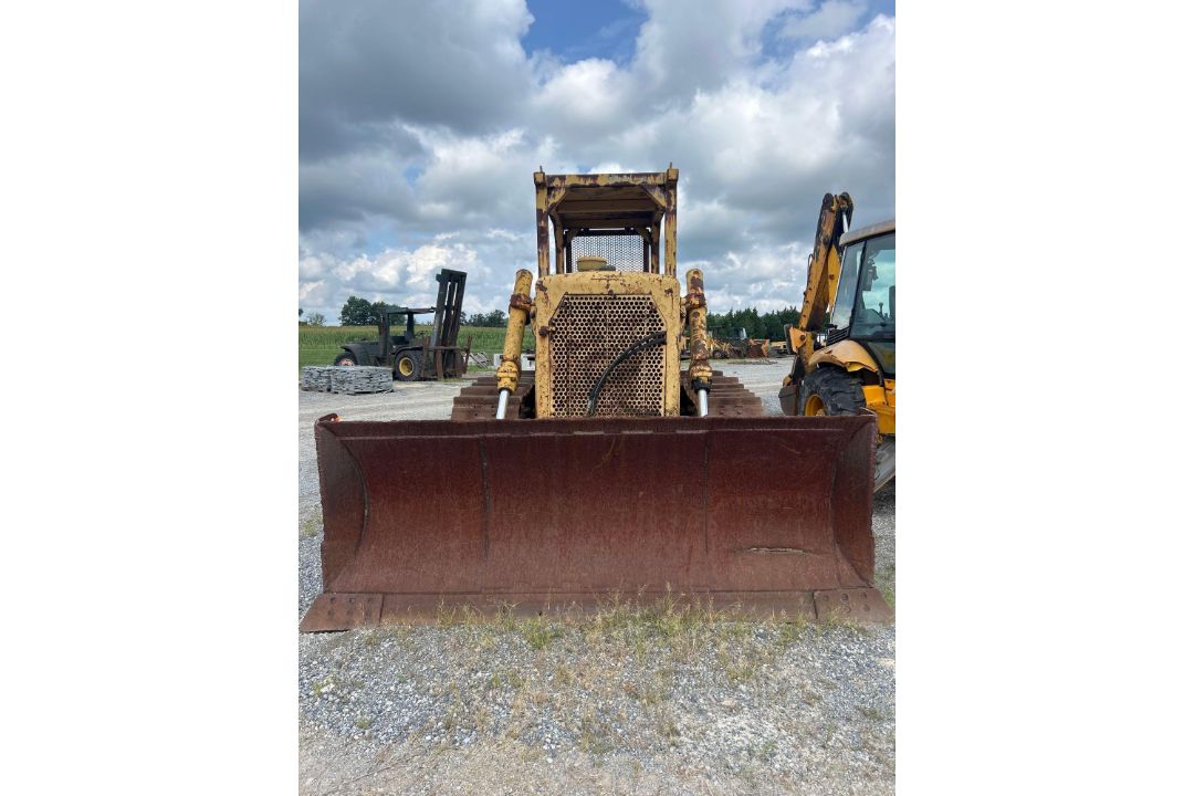 CAT D6C Dozer - Image 2 of 17