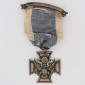 USA Daughters of the American Revolution Membership Badge, Silver