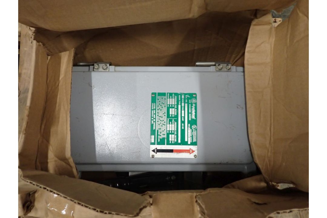 Lot of (2) Appleton Enclosed Switches - Image 3 of 8