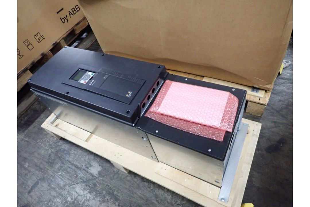 Eaton H-Max Series AC Drive - Image 1 of 8