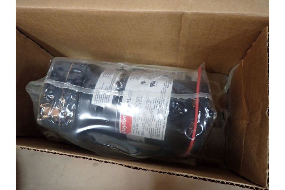 Lot of (2) Dayton Industrial Gear Motors - Image 7 of 10