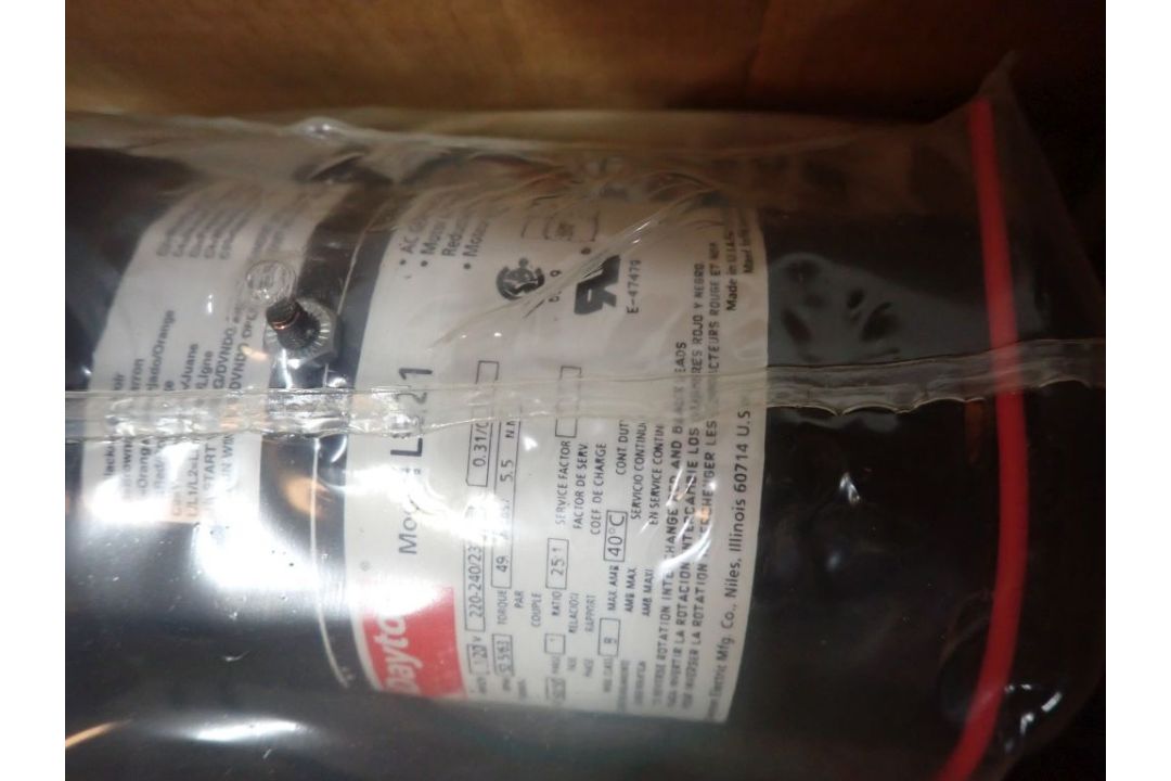 Lot of (2) Dayton Industrial Gear Motors - Image 10 of 10