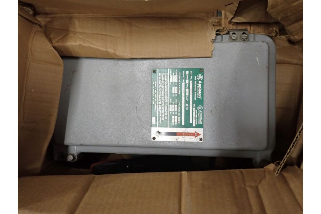 Lot of (2) Appleton Enclosed Switches - Image 8 of 8
