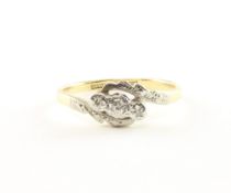 Historischer Ring, 750/ooo GG, 3 Diamanten, 2,3g