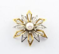 Brosche, 750/ooo GG/WG, kl. Diam., Perle, 12,2g