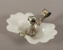 Handleuchter, Milchglas, Montierung 835/ooo, Niederlande, 1875
