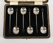 Satz von sechs Moccalöffeln, 925/ooo, Etui, Sheffield, 1927