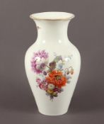 Vase, Blumenbouquet, KPM Berlin, 20.Jh.