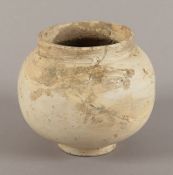 kleines Kugelgefäß, Ton, RÖMISCH, 1.-3.Jh., Fundort: XANTEN, Provenienz: Sammlung Paul Kempkes