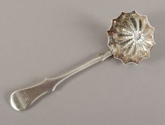 Zuckerstreulöffel, 84/oo, St. Petersburg, 1869
