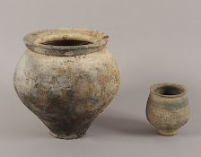 Kochgefäß und kleiner Topf, Ton, RÖMISCH, 1.-3.Jh., Fundort: XANTEN, Provenienz: Sammlung Paul Kempk