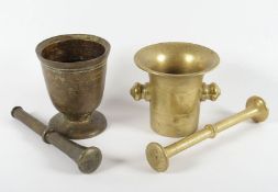 zwei Mörser mit Pistill, Bronze, deutsch, 18.Jh.