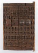 Tür eines Kornspeichers, Holz, wohl Dogon, Mali