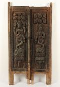 Flügeltüren eines linga-Schreines, Holz, Nepal, Kathmandutal, 18.Jh.