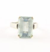 Aquamarinring, 585/ooo WG, 6,7g