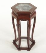 Beistelltisch, Holz, beschnitzt, Marmorplatte, H 81, China, um 1900