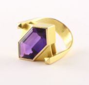 Amethystring, 750/ooo Gelbgold, 13,1g