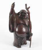 HOTEI, Bronze, braun patiniert, mit weit geöffnetem Gewand steht der lachende Glücksgott, Attribute 