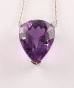 Amethystanhänger an Kette, 750/ooo und 585/ooo Weißgold 