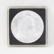 Donald J Trump 45th President 1ozt .999 Silver
