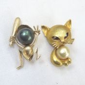 Majorica Frog & R Mandle Cat Pearl Belly Brooches