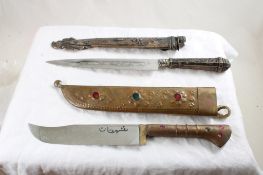 2 Tourist Souvenir Fixed Blade Knives