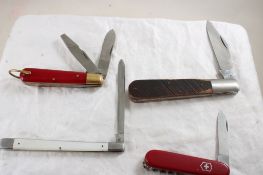 4 Folding Knives