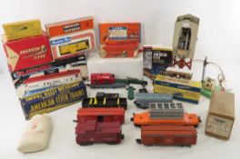 Lionel & American Flyer Train Cars & Accessories