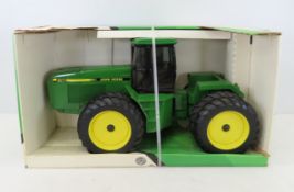 ERTL 5715 John Deere 4 Wheel Drive Tractor 8760