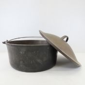 Vintage Wagner No.10 Cast Iron Drip Pot Baster