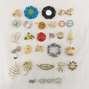 Juliana, Trifari & Other Vintage Brooches
