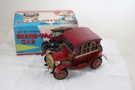 Yonezowa Battery Operated Grandpa Car in Box