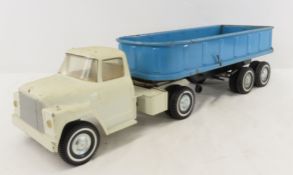 ERTL Truck & Hydraulic Dump Trailer