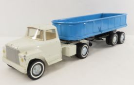 ERTL International Semi Truck & Trailer