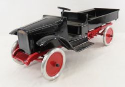 1920s Buddy L Pressed Steel Chain Lift Dump Truck