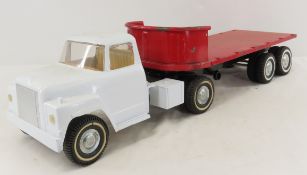 ERTL Semi Truck & Flatbed Trailer