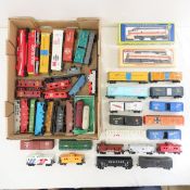 Cape Central HO Diesel & Dummy w/30+ Freight Cars