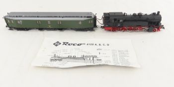 Roco #4122A & #42935 Lighted Postal Car HO Scale