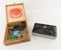 US Military Insignia, US Navy Buttons & More