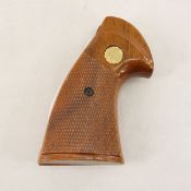 1986 2-piece Cold Python wood grips